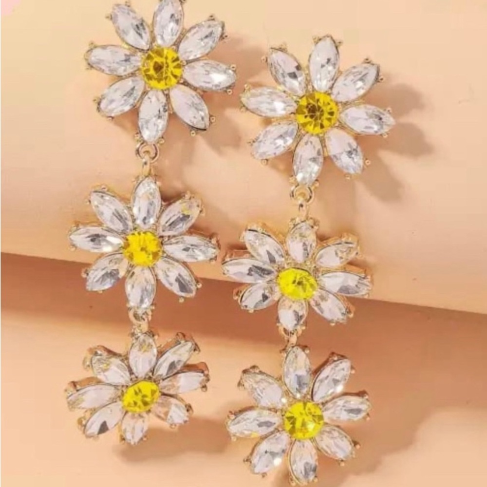 Spectacular Crystal Daisy Earrings